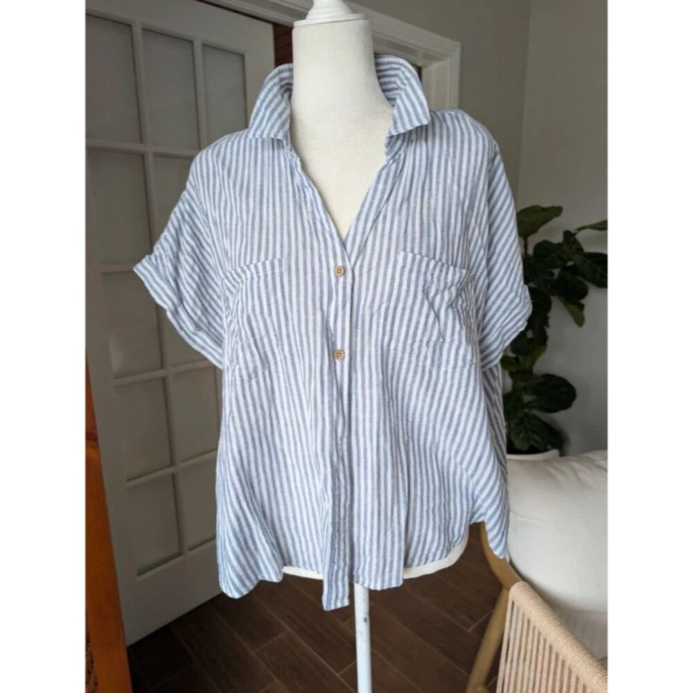 Beach lunch lounge striped shirt